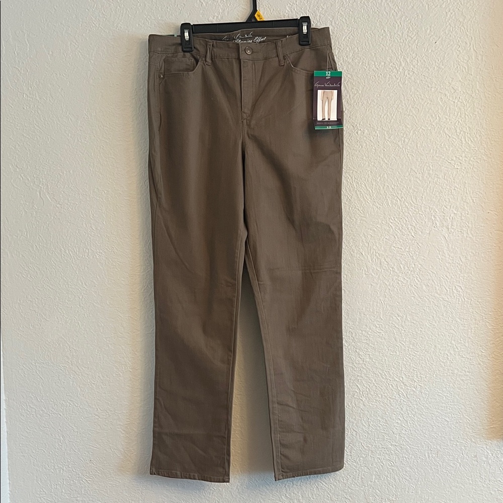 NWT Women’s Gloria Vanderbilt Rail Straight Jeans, 12